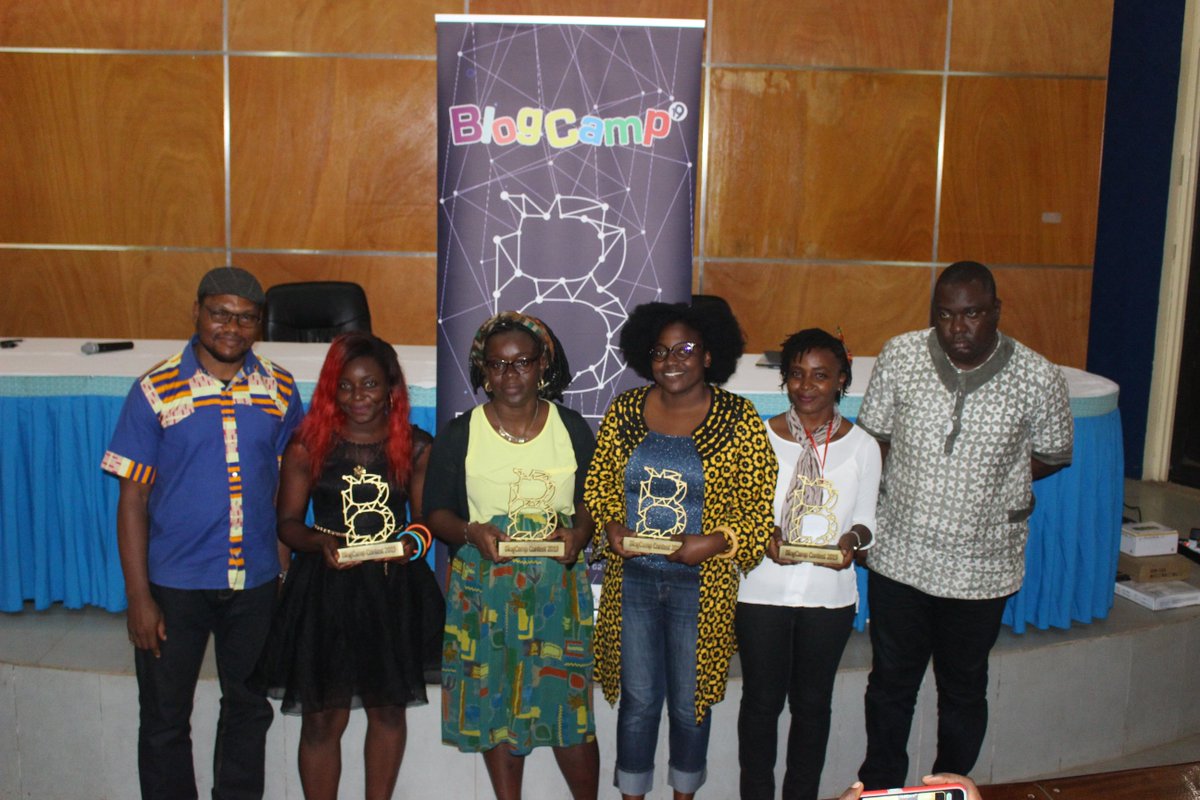 BlogCampCm's tweet image. Les pitches, point d'orgue du BlogCamp Contest (principale innovation du #BlogCamp19) ont vu 4 projets sacrés,dont 3 choisis par le jury,et 1 par le public.Découvrez les projets gagnants du challenge des idées lancé par l'équipe du BlogCamp.
blogcamp.cm/blogcamp19-dec…
#Blogging