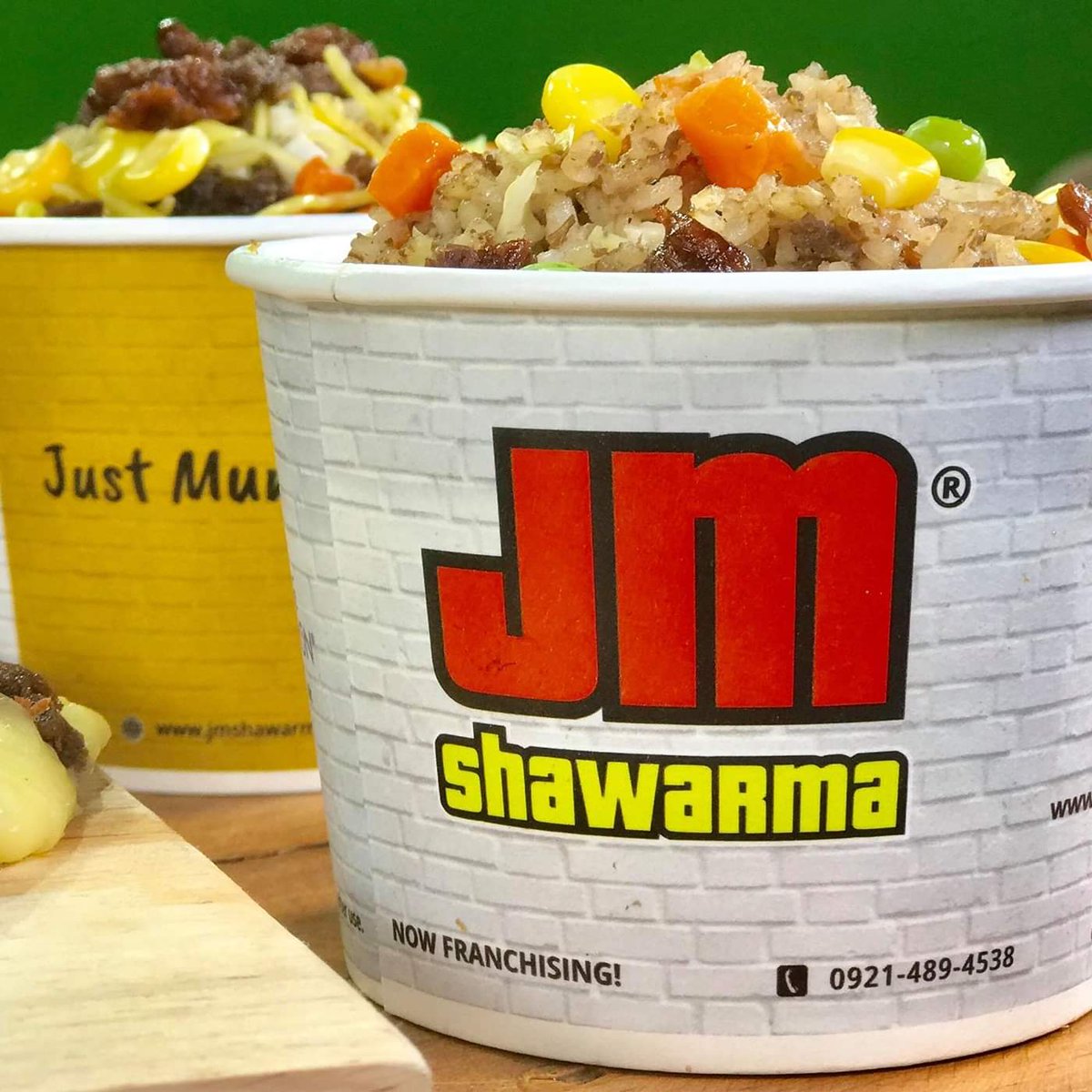 ShawarmaJm's tweet photo. Mga pagkain na Hindi mo kayang hindi kainin!
Grab your shawarma Rice and Noodles, Have a munch day at JM Shawarma stores.
#JMShawarma #JustMunchIt #JMMyOneTrueLove #TasteDifferent https://t.co/atliogWfEt