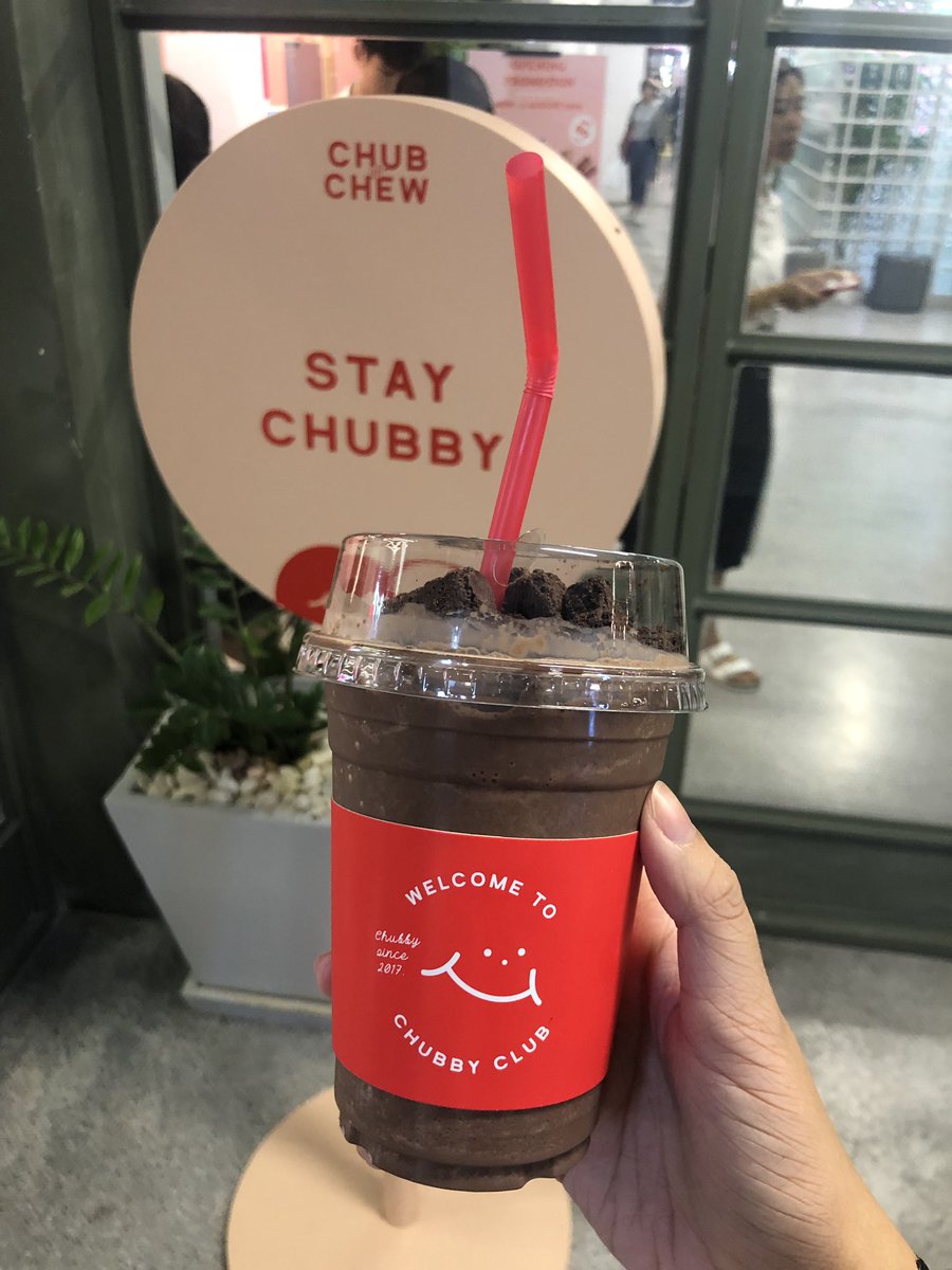 mewhyun's tweet photo. ทุกคน อร่อยมาก chocolate brownie frappe ที่chub n chew แต่ใครไม่ชอบหวานคงต้องลดๆหน่อย แต่เข้มข้นมาก คราวหน้าจะลองวนิลาดู https://t.co/YH9zPxQyBE
