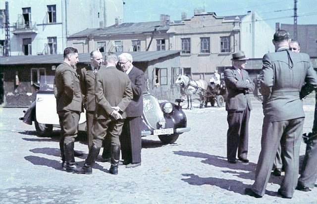RoninPoland's tweet photo. Łódź was annexed to Germany as part of the #Warthegau and renamed as #Litzmannstadt. #Ghetto recited it's full independence. In charge was Judenrat with Chaim #Rumkowski as it's chairman. He was 100% collaborator with the German Nazis. https://t.co/OgdkRf6uBf