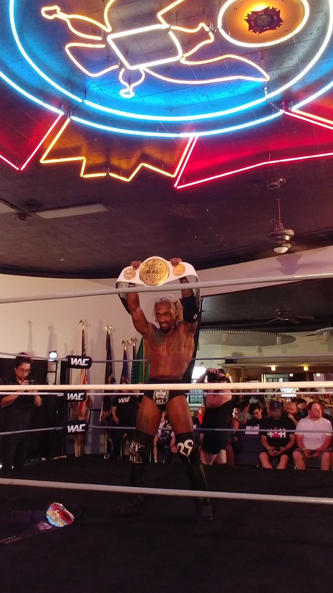 SirRobBurns's tweet photo. And new... @WithoutACauseWA Champion @DashingChrisBey (aka #CB3) Well deserved.
#ItsGettingWAC https://t.co/8iIwWpn985
