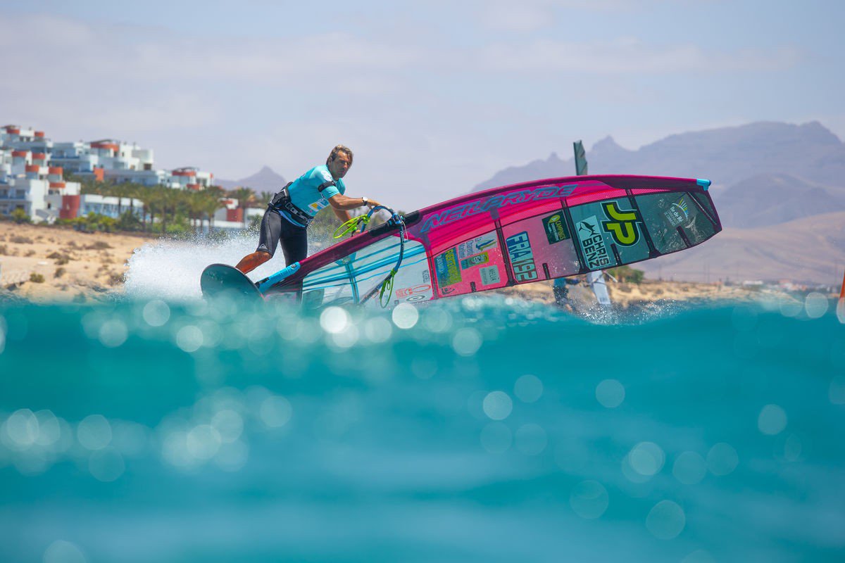 WJTweets's tweet photo. 3 questions à Antoine Albeau - https://t.co/prH7zBqCV8
#windsurf #windsurfing #AntoineAlbeau #PWAWorldTour #ReneEgli #FUEWC19  #Fuerteventura #Windsurfjournal

Plus d'infos sur https://t.co/CzckfM7zYj https://t.co/Z1fRGuCWkZ