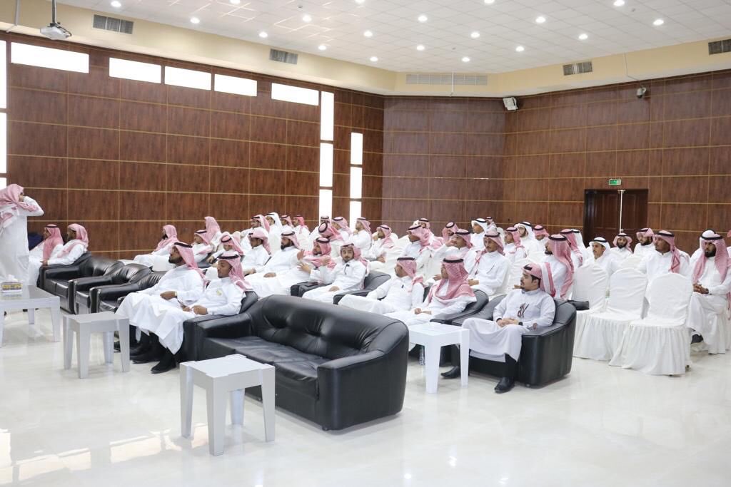 MOE_EEH's tweet photo. بين حقوق وواجبات المعلم وعلاقته بالمجتمع المدرسي وأخلاقيات مهنة التدريس يتفاعل ٧٩ معلما ومعلمة جددا في برنامج التهيئة والتدريب #معا_نبدأ https://t.co/nUe8VjVvGd