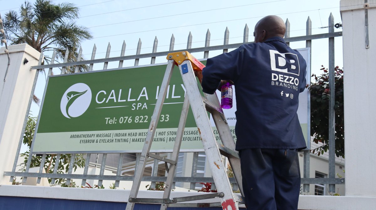 dezzobranding's tweet photo. #NewWork: Check out this recent exterior signage installation we recently carried out with professionalism and pride.
"#DezzoBranding 
#Marketing 
#BrandAwareness #Printing #Banners #Promotions #Signage #PointofSale" https://t.co/dycis8Zr6B