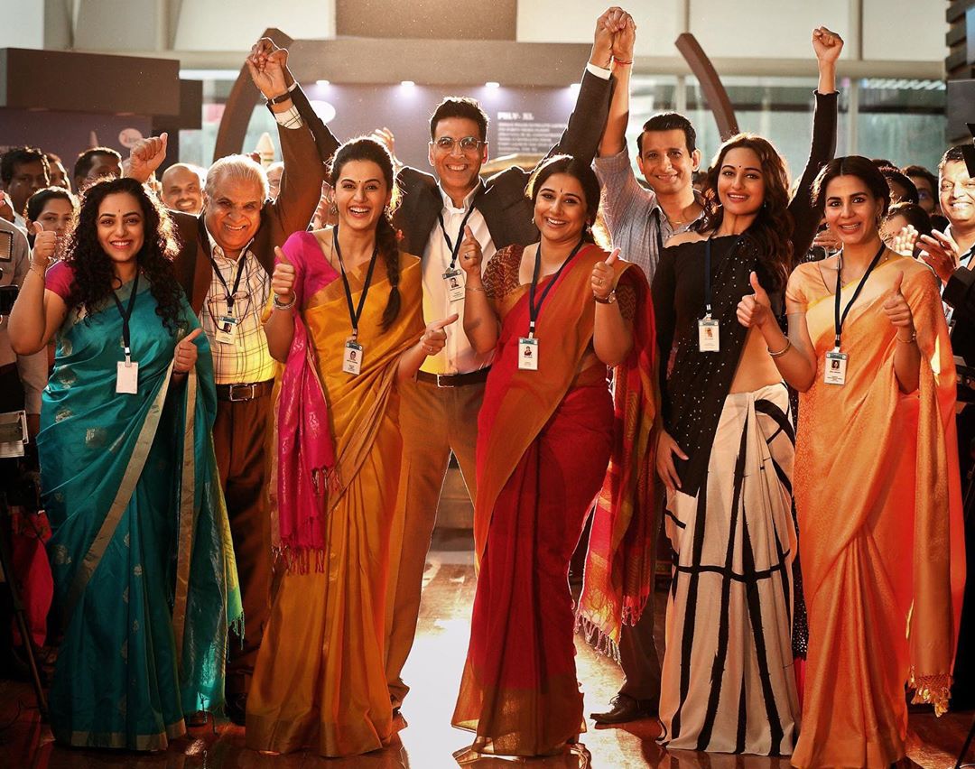 Indianfilminfo's tweet photo. #MissionMangal sets the BO on 🔥🔥🔥... Springs a biggg surprise... Packs a fabulous total in its *extended* weekend... Metros superb, mass circuits join the party [on Sun]... Thu 29.16 cr, Fri 17.28 cr, Sat 23.58 cr, Sun 27.54 cr. Total: ₹ 97.56 cr. India biz.

#AkshayKumar https://t.co/TvSnt7SZ6d