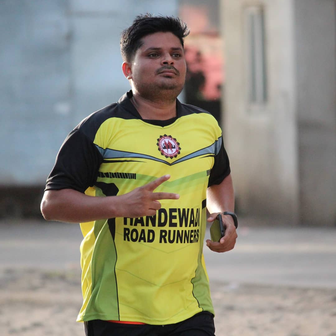 manishbupadhyay's tweet photo. Yesterday I had run 10 KM Marathon organised by Freerunners Charitable trust in 1 hours 9 Min.
#handewadiroadrunners #HRR #hrronrun #runningforfitness #runrestrepeat #marathon #freerunnerscharitabletrust #freedomfamilyrun #countryclub #undri https://t.co/RkTxJzR1Va