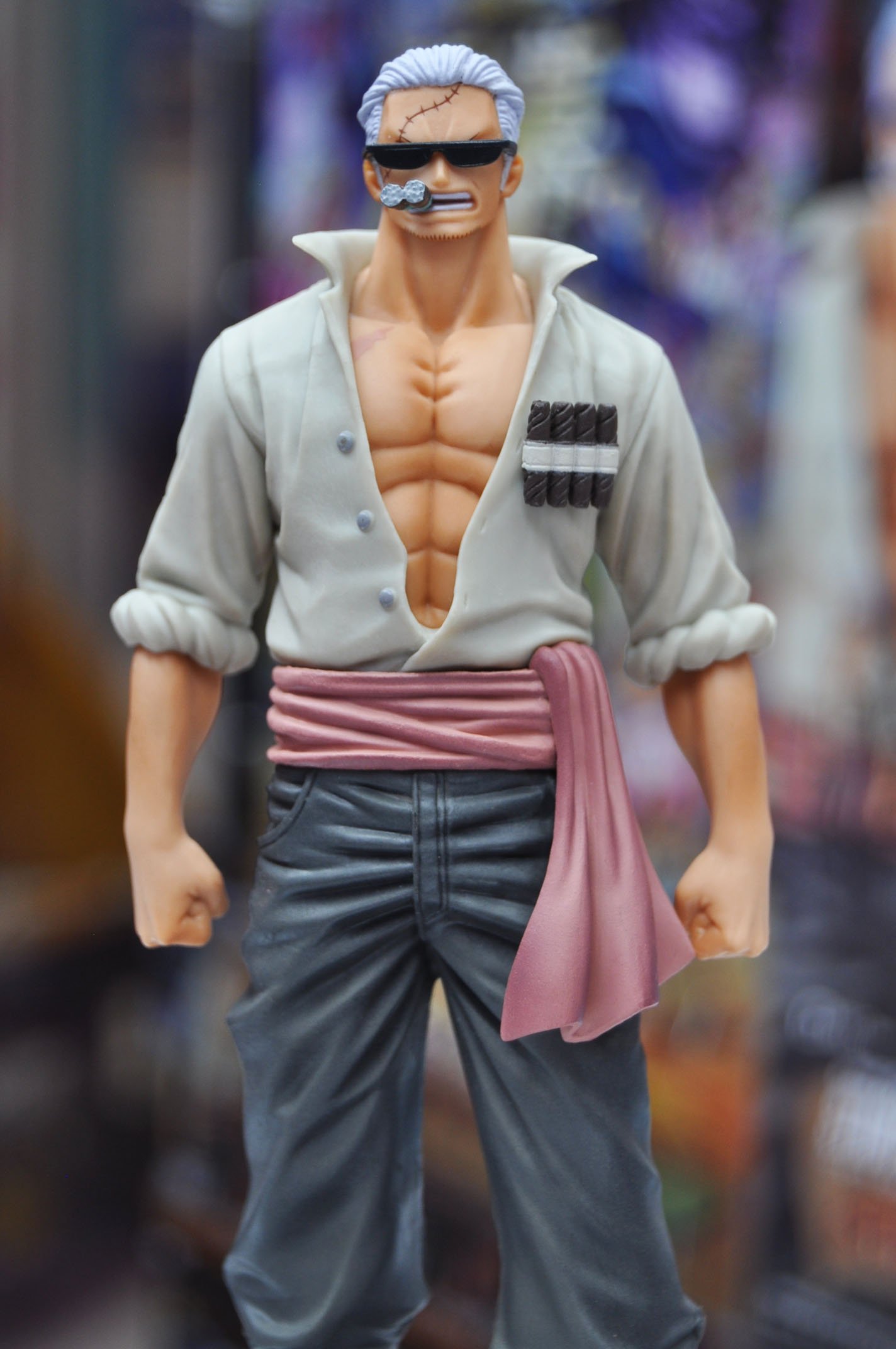 ユーズランド東浦店 No Twitter Onepiece Stampede Dxf The Grandline Men シリーズ 当店店頭に続々入荷中です ルフィ サボ スモーカー ちゃんとサングラスの後ろの目も造形されてます にロブ ルッチと 劇場版で活躍した キャラクターたちがフィギュアに