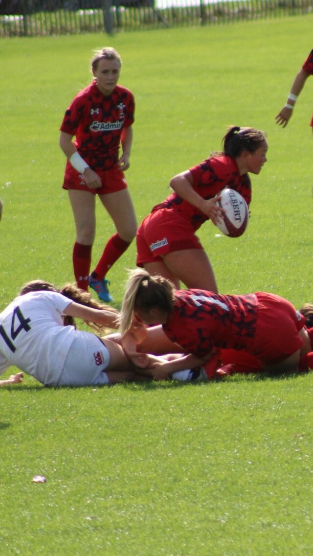 Hazel Davies tweet media