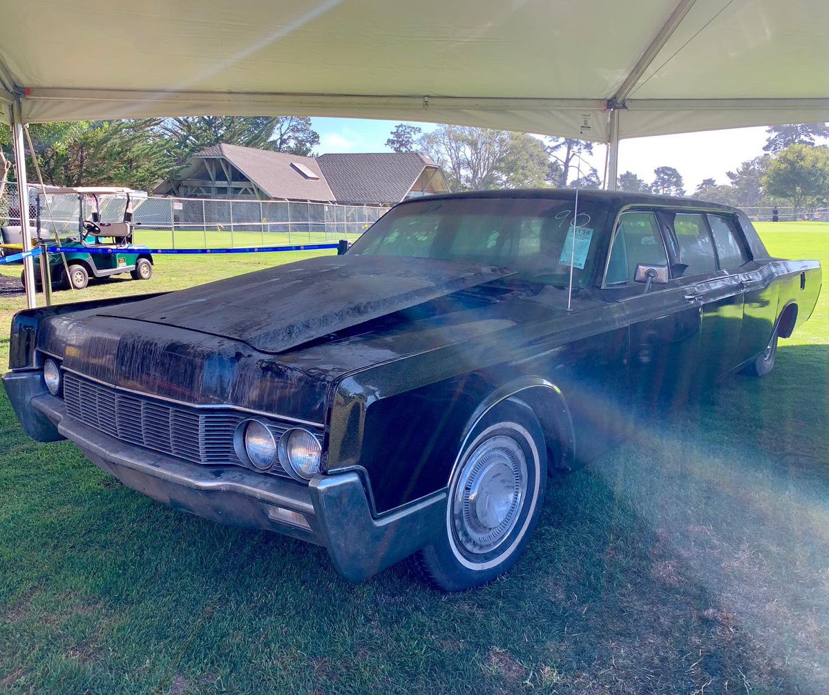 Sitting in the #ElvisPresley limo was a little eerie... & a whole lot of dusty. If only this #limo could talk.🙈🙉 A wedding gift to him & Priscilla in ‘67, you could see Elvis thru out w all those gold metal flakes + it still runs! It sold $150k! #monterey #carweek