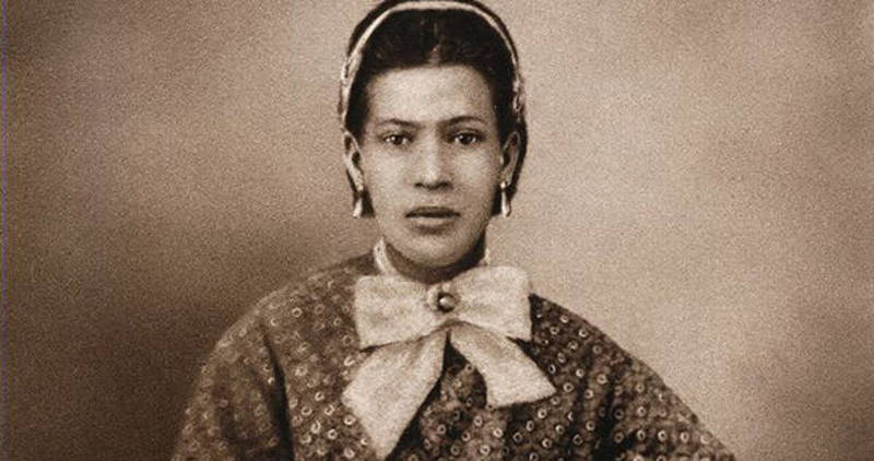 CharmedWriters's tweet photo. #WitchoftheWeek Marie Laveau. Born a free black woman in New Orleans in the mid-1700’s, she became the most famous voodoo priestess in Louisiana. She attended mass religiously yet she was also an advocate for Voodoo, and practiced the magical arts #Charmed https://t.co/TNzmDxHw3t