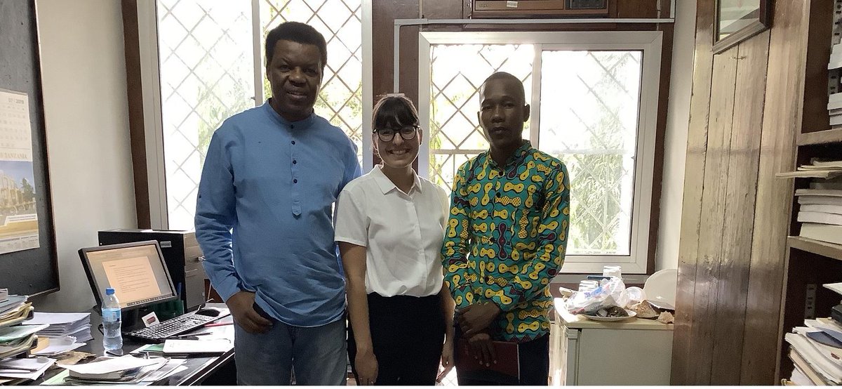 Lerrning's tweet photo. #LERRN is honored to be working with Prof. Khoti Kamanga @UniofDar, a true leader in the field of international #refugee law. Watch his keynote lecture @_carfms in 2018 on the need to engage with researchers in regions of refugee origin: https://t.co/cvWLtOlWy8 https://t.co/SoNwHFmjaY