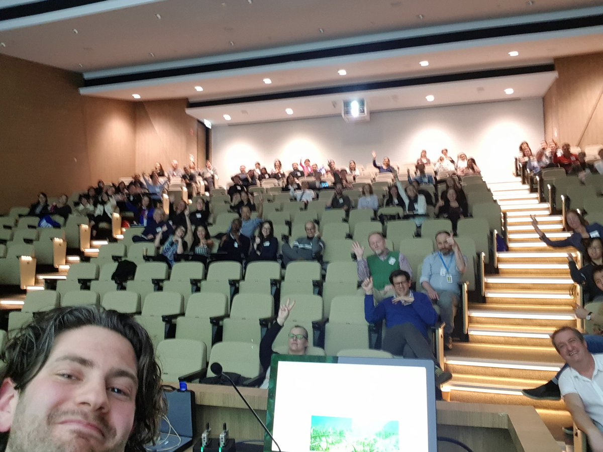 marinecologist's tweet photo. Great to wrap up #scienceweek by presenting at #GlobalMicrobiome last week. Thanks to @iamstaceyhong and @WCmicrobiome for organising, fantastic to see all the diverse microbiome #science happening! #scicomm #MicrobiologistsDontLikeTheFrontRows https://t.co/3DbIuqLhao