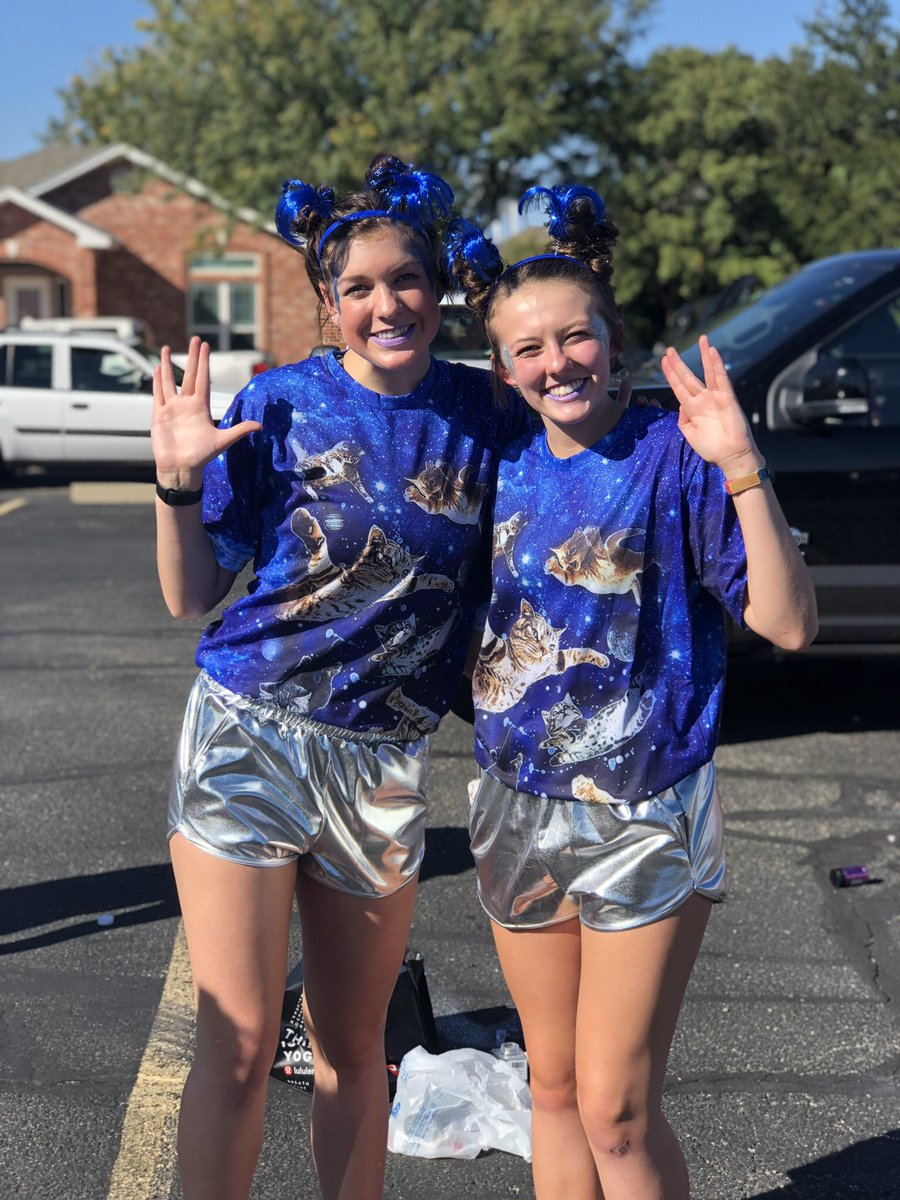 HallieLackey's tweet photo. SCREAMING HAPPY BDAY to the girl I’ve spent countless hours with and never got tired of me! Love you so much MJ and keep Austin weird 💋🤘🏻🧡 https://t.co/ee8e51mNsk
