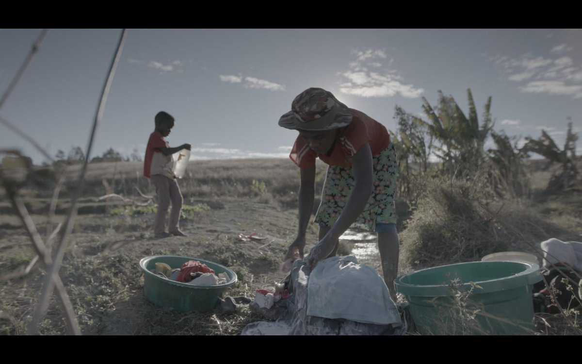 AssisiWillka's tweet photo. Durante las semanas en #Madagascar hemos podido acabar en el último min. nuestro nuevo #documental que verá la luz en unos meses. Habla sobre trabajo infantil e invita a la reflexión en el 
Norte sobre varios aspectos más como cuestionamiento del concepto de desarrollo. #Willka https://t.co/MxJg87fx8C