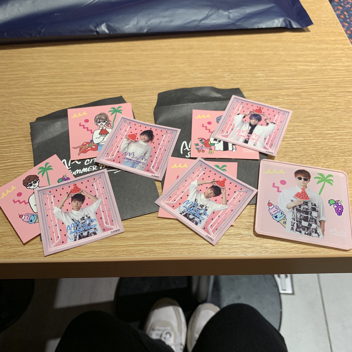 ___rsNissy1840's tweet photo. AAAサマパグッズの交換求めてます🙇♀️
譲 )
ステッカー▷與、宇野、末吉
マグネット▷與
求 )
西ステッカー、西マグネット
都内の方で交換できる範囲の方でしたら、手渡し交換お願いします🤲
#aaasummerparty #グッズ交換 #與真司郎 #宇野実彩子 #末吉秀太 #西島隆弘 #AAA
よろしくお願いします🙇♀️ https://t.co/hYomIwROVR