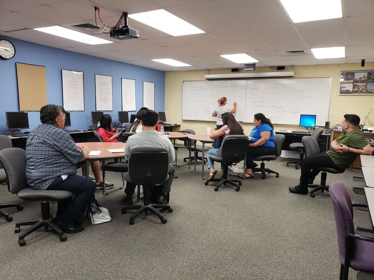 Barstow_AEBG's tweet photo. Barstow Community College is proud to launch Non-Credit ESL classes! 

Beginning ESL (190/192) taught by Paloma Duran at BCC CTE Campus.
Intermediate ESL (156/166) taught by Jill Murphy at BCC Main Campus.

ESL190 is open for enrollment.
All classes offered at 8am and 9am. https://t.co/DbWAF91Gal