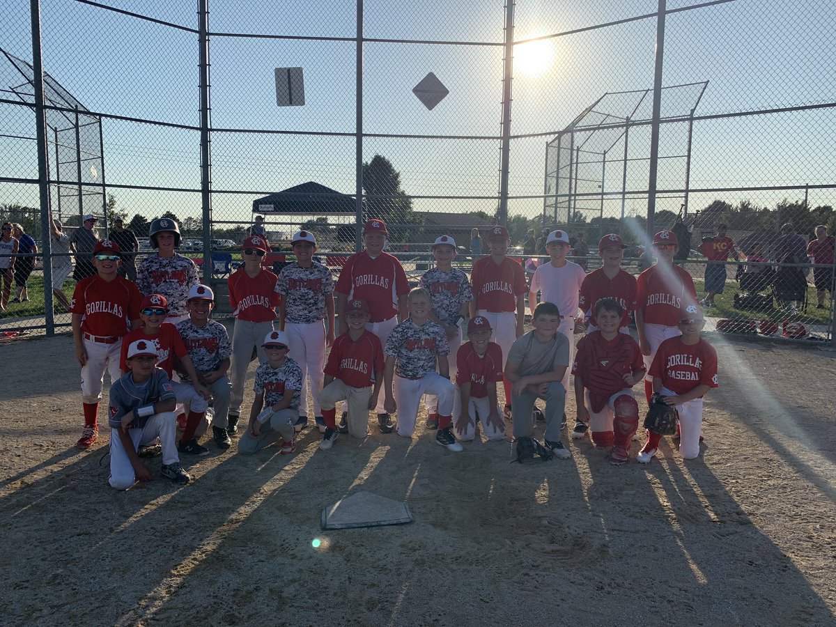 Coach_ChrisR's tweet photo. Great 1st instructional fall scrimmage with the KC Gorillas! Real proud of this group of kids! Better athletes than any coaches at that same age, guaranteed! #DevelopmentOverWinning #GetHighSchoolReady https://t.co/mAUgKzI7lK