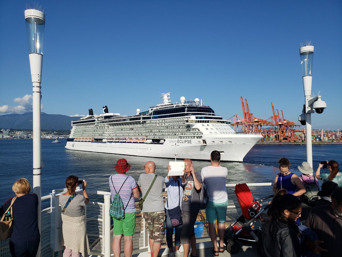 iamkennethchan's tweet photo. My run 🏃♂️ took me to @CanadaPlace, waved cruise ship passengers goodbye. #Vancouver #jealous #vacationtimesoon @CelebrityCruise https://t.co/6ePLOeaz47