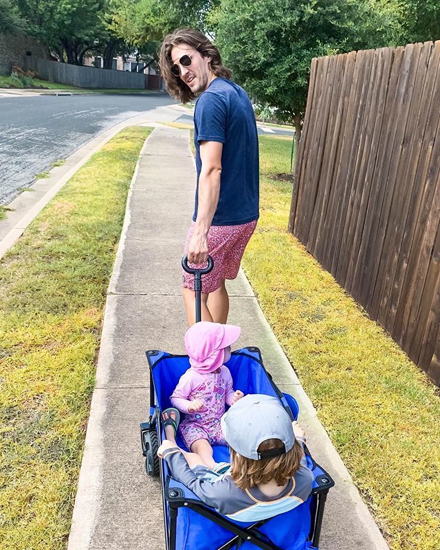Taking a break from axe throwing and cooking meat in a fish tank to roll with the kids to the pool 😂
•
•
• •
#dadlife #austinblogger #mensfashionstyle #austintx #guyswithlonghair #mensweardaily #menwithclass #menwithstyle #mensfashiontips #mensst… ift.tt/2YZ7k6h