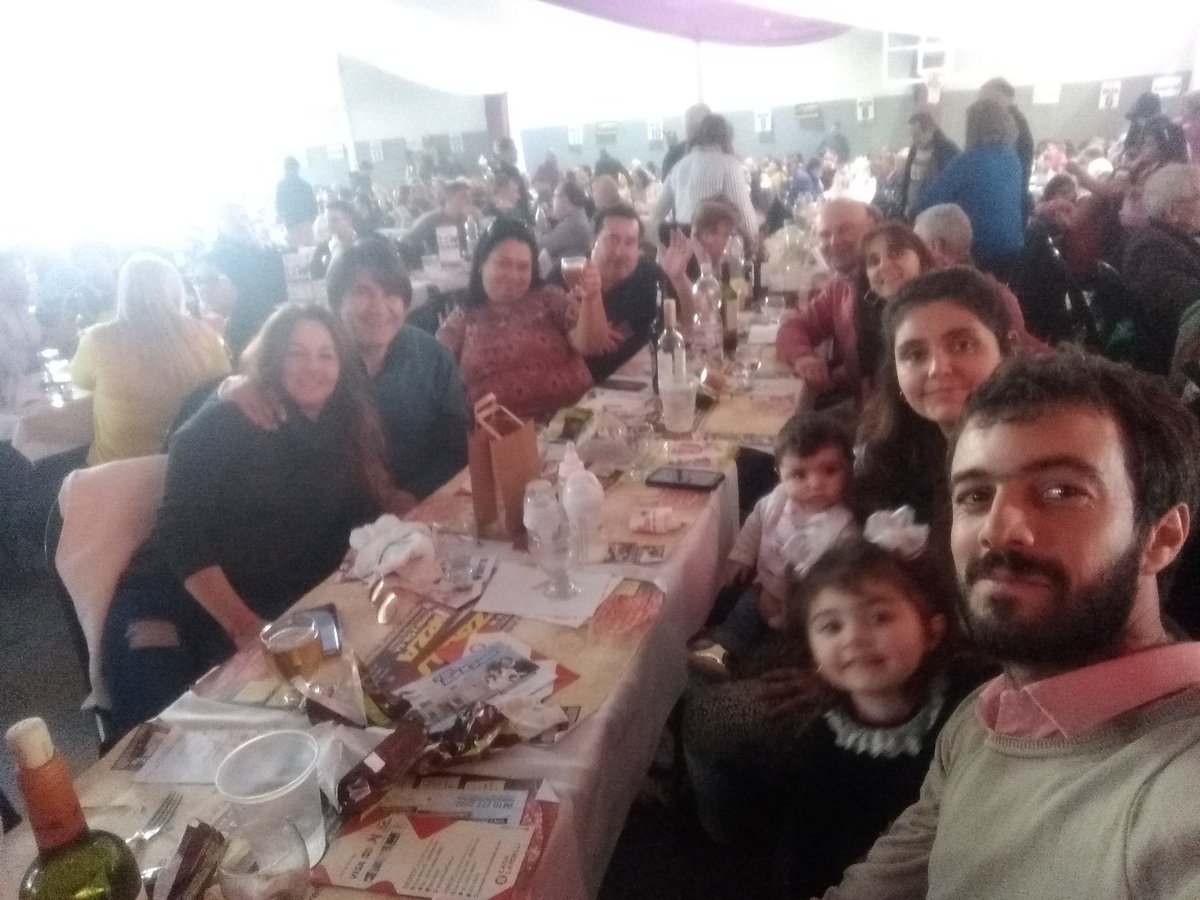jonagastaldi155's tweet photo. Domingo en Oncativo fiesta del Salame.
El show de @ngelcarabajal espectacular como siempre. Ídolo nos vamos en Carlos paz el verano... https://t.co/lc3bmsxyJk