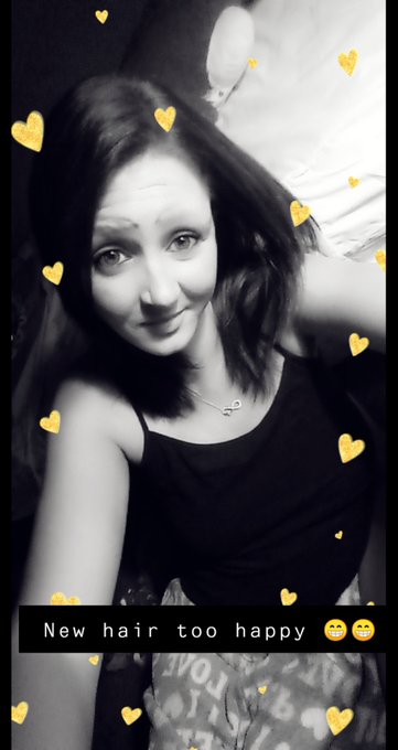 New hair color.. Lovin it 💖 https://t.co/pBsQqac0az