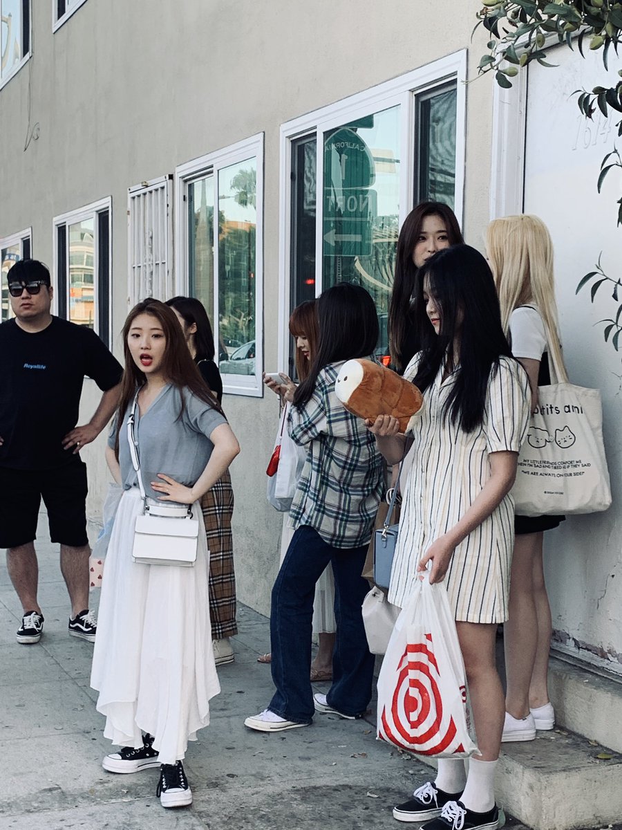 noochi09's tweet photo. #LOONA #1YearWithLOONA #LOONA_KCON #LOONA_LA https://t.co/fi8FR9F23m
