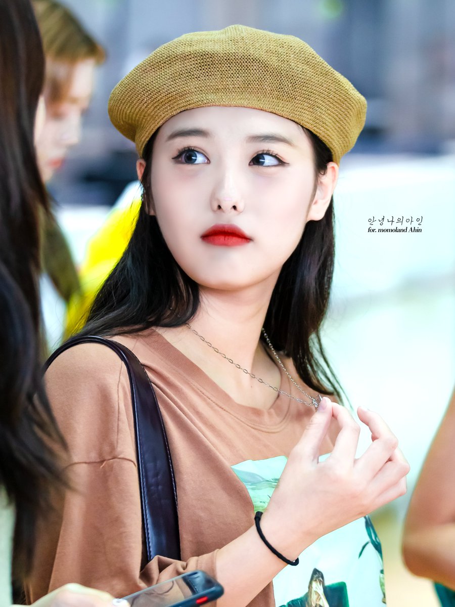 HelloMyAhin's tweet photo. 190628 - ICN 출국 아인

Happy Cuty Lovely

#모모랜드 #MOMOLAND #モモランド #아인 #Ahin #アイン #MMLD_Official https://t.co/2JIg9SqYiz
