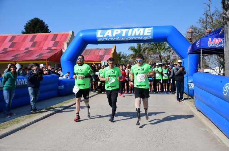 josebriacba's tweet photo. EXITOSA MARATÓN 2019🙌🏼

Con un gran ejemplo de "Los Imparables" que nos enseñan que se puede,que la limitación está en la mente y que la inclusión es la premisa fundamental para lograr una sociedad más igualitaria. 
Gracias a todo mi equipo de trabajo

#TrabajandoJuntos #Maratón https://t.co/IxGtwvElNc