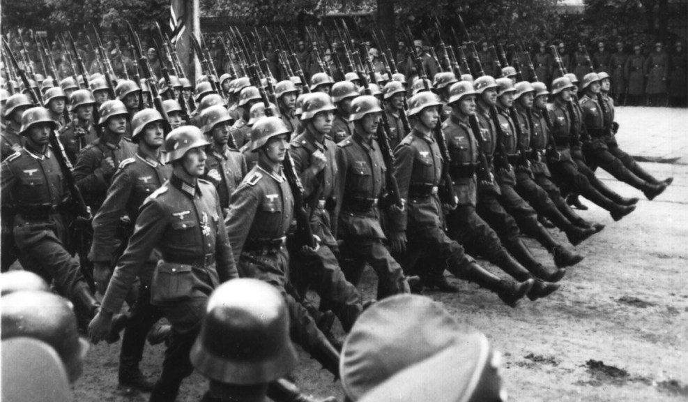 alphahistory's tweet photo. The Nazi-Soviet Non-Aggression Pact turns 80 this week. As Victor Davis Hanson explains, it upset the balance of power in Europe and "shocked and terrified" the world. It might be considered the start of World War II. #history #nazisovietpact #worldwar2

https://t.co/ocMW45A1fi https://t.co/lOWaWtMsC3