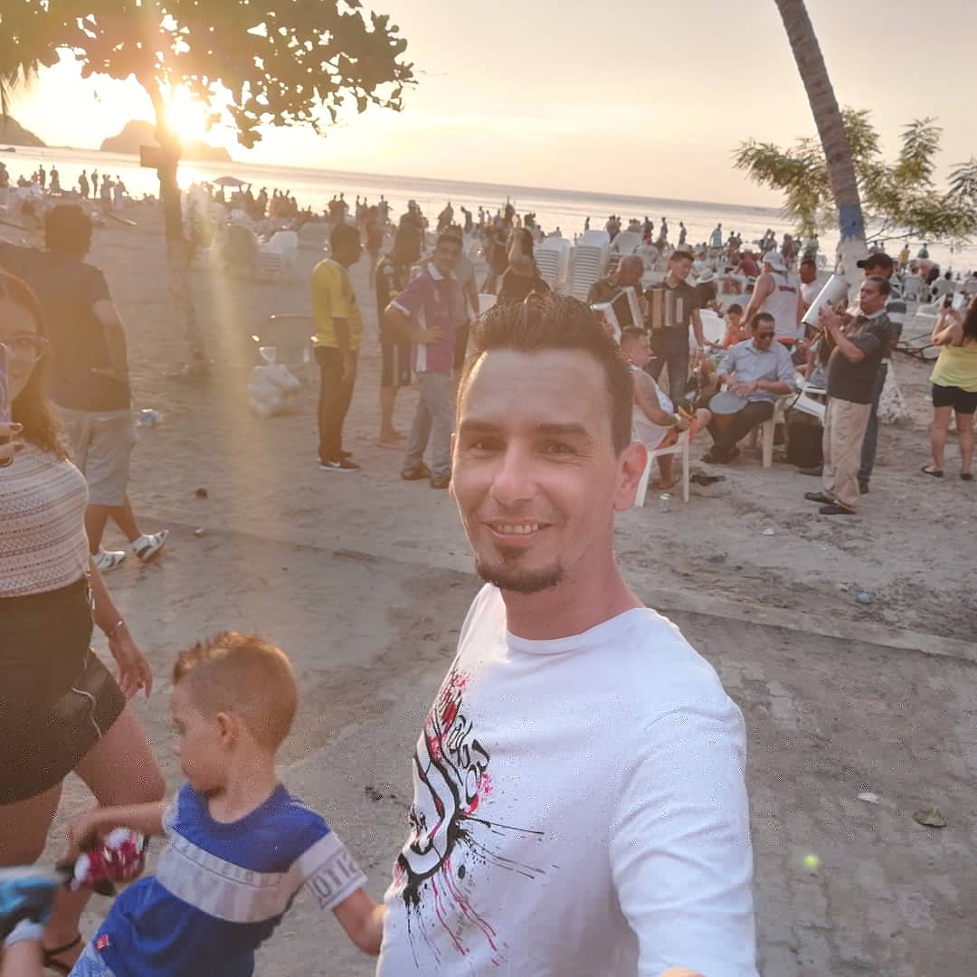 Alambredj tweet media