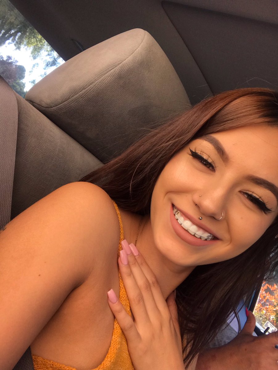 lilprincessbree's tweet photo. they about to see us shine ‘cause we’re golden https://t.co/3ot0ZnaqMQ