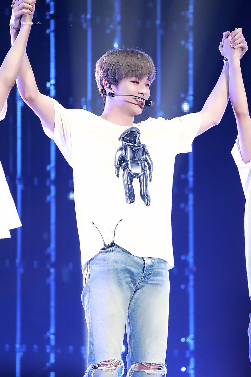 kang daniel pics tweet media