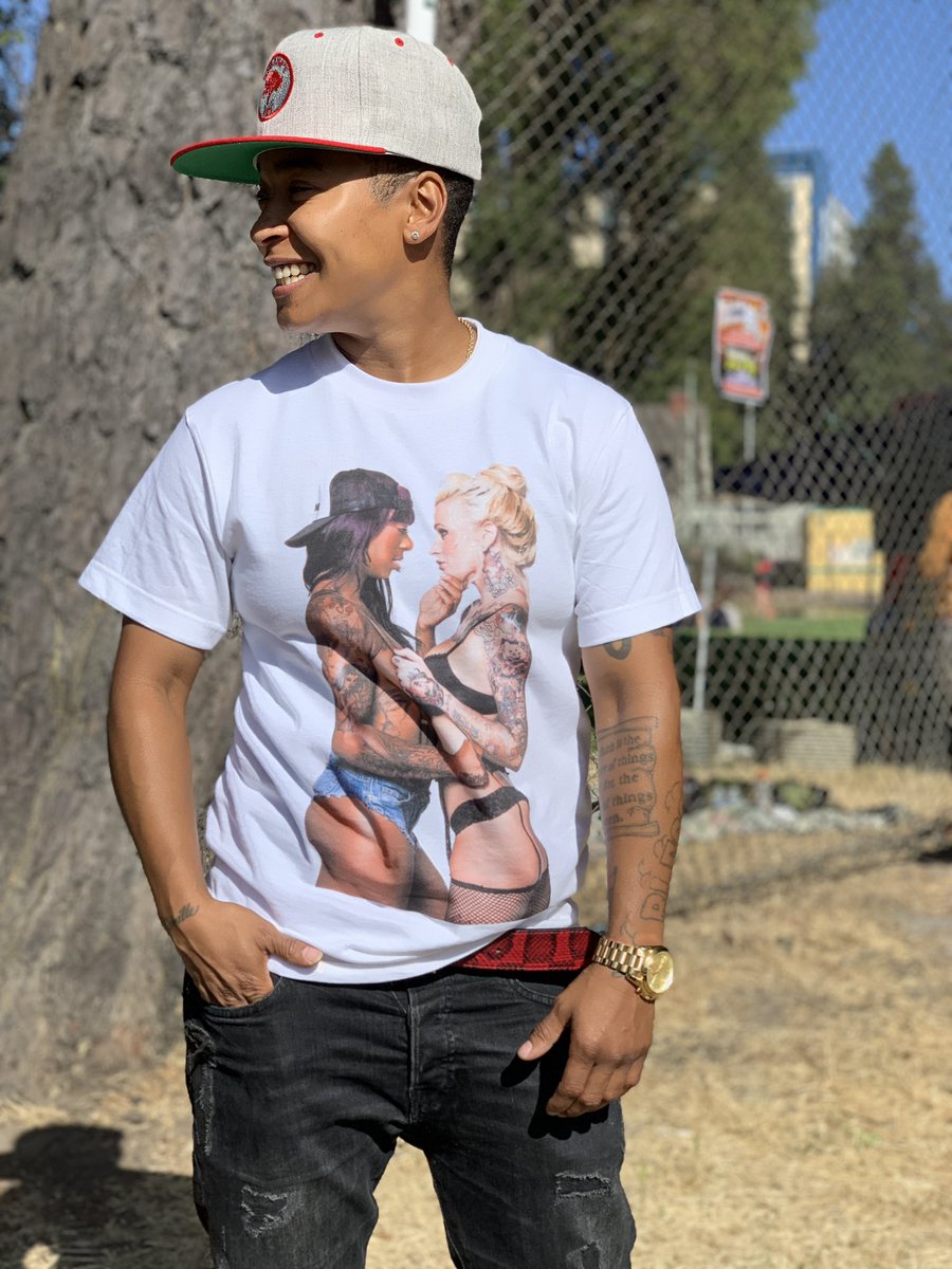 iminkcredable's tweet photo. Ladies &amp; Gentlemen......I GIVE YOU..... im'INKcredable.......2 Girls!!!  $30.....$5 for shipping!!!  Get yours while supplies last!!!  THESE WILL NOT BE PRINTED AGAIN!!!
#iminkcredable #inked #2girls #ink #tatts #inked #blackandwhite #unity #love #women #power #sexy #customtees https://t.co/5UYtRic8vJ