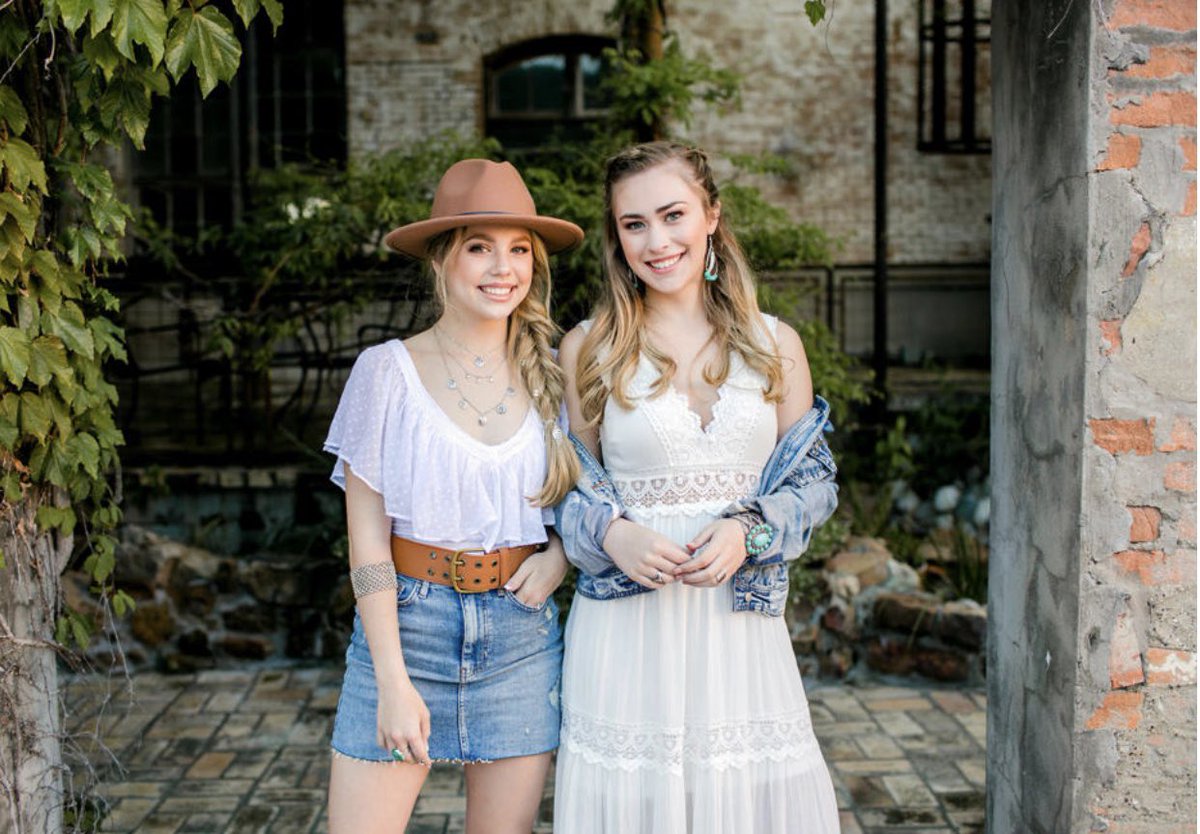 sheliabhtexas's tweet photo. Thanks @pinkflyphoto for all the beautiful pics #seniormodels https://t.co/xBWqYmQJ55