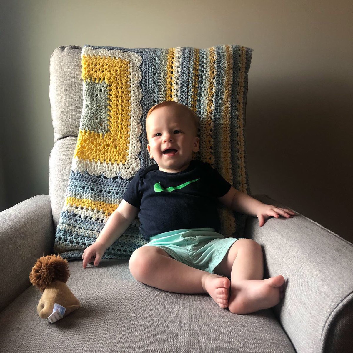 StaatsMolly's tweet photo. 11 months in the life of Jasper: Where the days of posing nicely with the sign are long gone. #imnotcrying #yourecrying #jasperboy https://t.co/DewyQzQ6f0