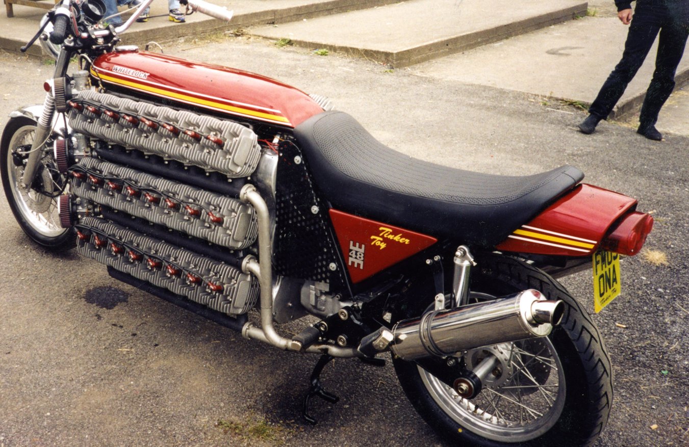 ギネス世界記録 書籍 ギネス世界記録22 Out Now Auf Twitter 最も気筒数の多いバイクのエンジンは48気筒 で カワサキkh250の3気筒エンジンを16個つなげたもので イギリスでは公道走行可らしいです バイクの日 ギネス世界記録 T Co Kbu1meaknm Twitter