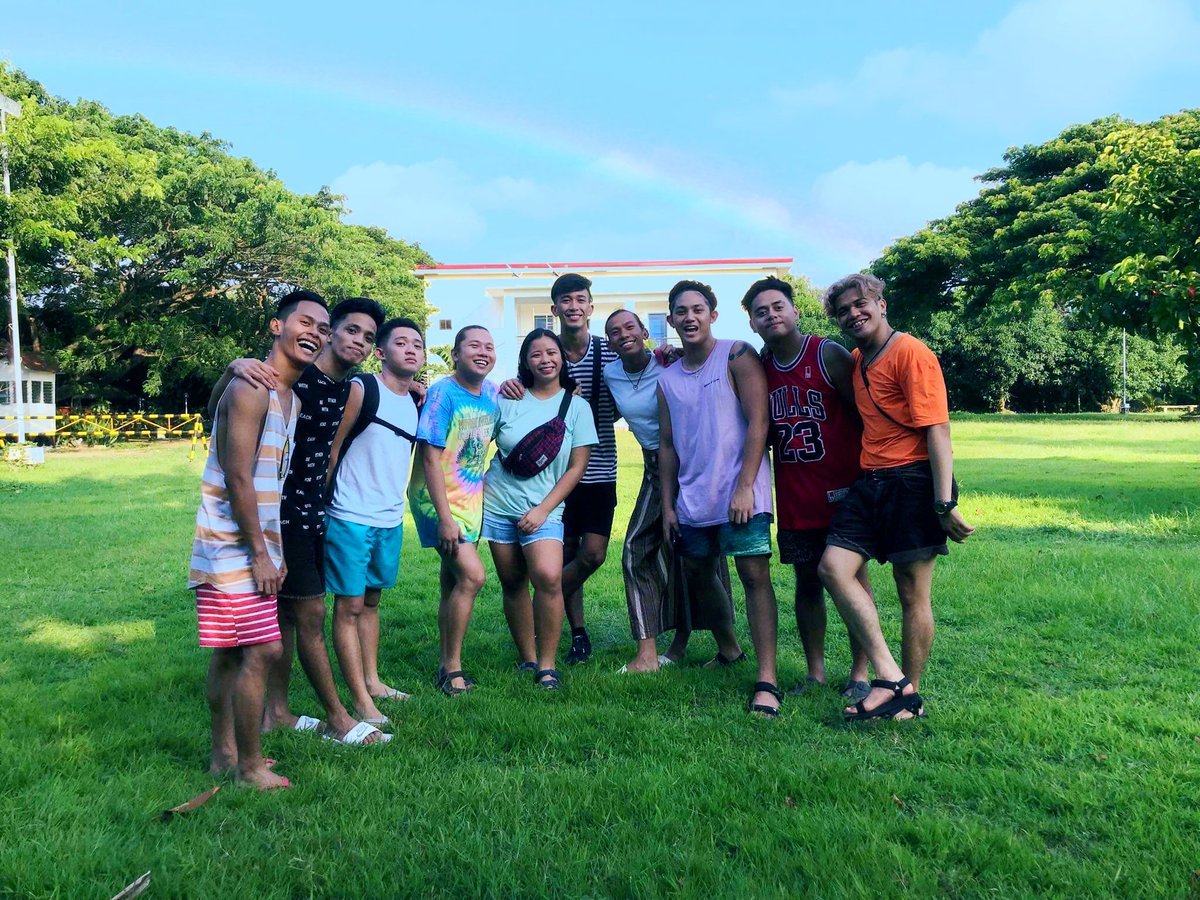 DendenMiranda's tweet photo. "Cheers to those nights that turned into mornings, and to my friends that turned into FAMILIES."

FAMILY ISN'T ALWAYS BY BLOOD...

See you all soon THE ORIGINALS ❤😘👊🔥

#DAUNTLESSREPUBLIC👊
#SINCE2K14❤
#insertDEMERmaybagonggrupoISIS😂
#THEFIRELIVESON🔥 https://t.co/w3u7dSEIDR