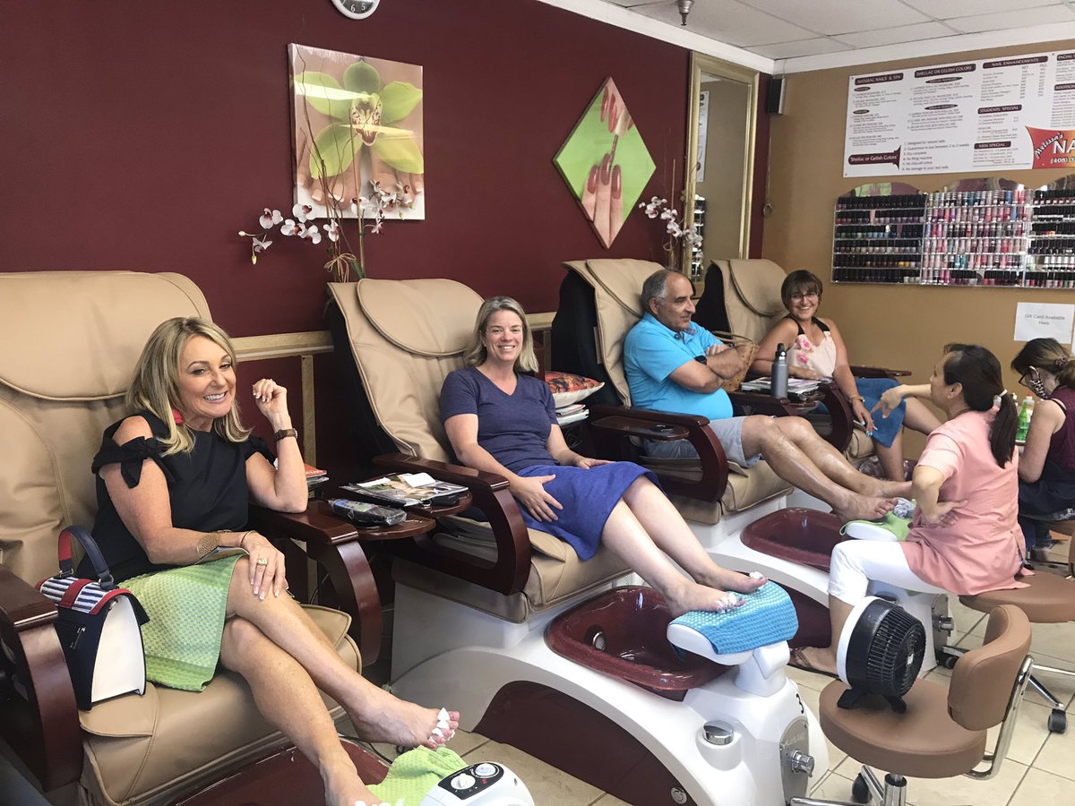 Margaret4040's tweet photo. And this is what we do after the first week of school https://t.co/8sEfup2N38
