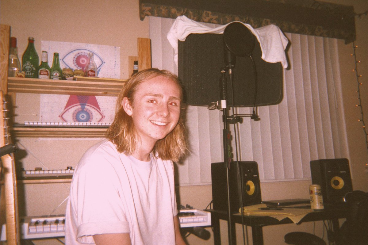 brayybuell's tweet photo. New music soon xoxo https://t.co/ZdiitwnI7N