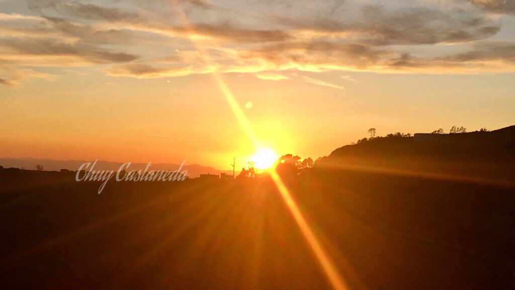 DonChuy66's tweet photo. #California #sunset https://t.co/GnedwinE3u