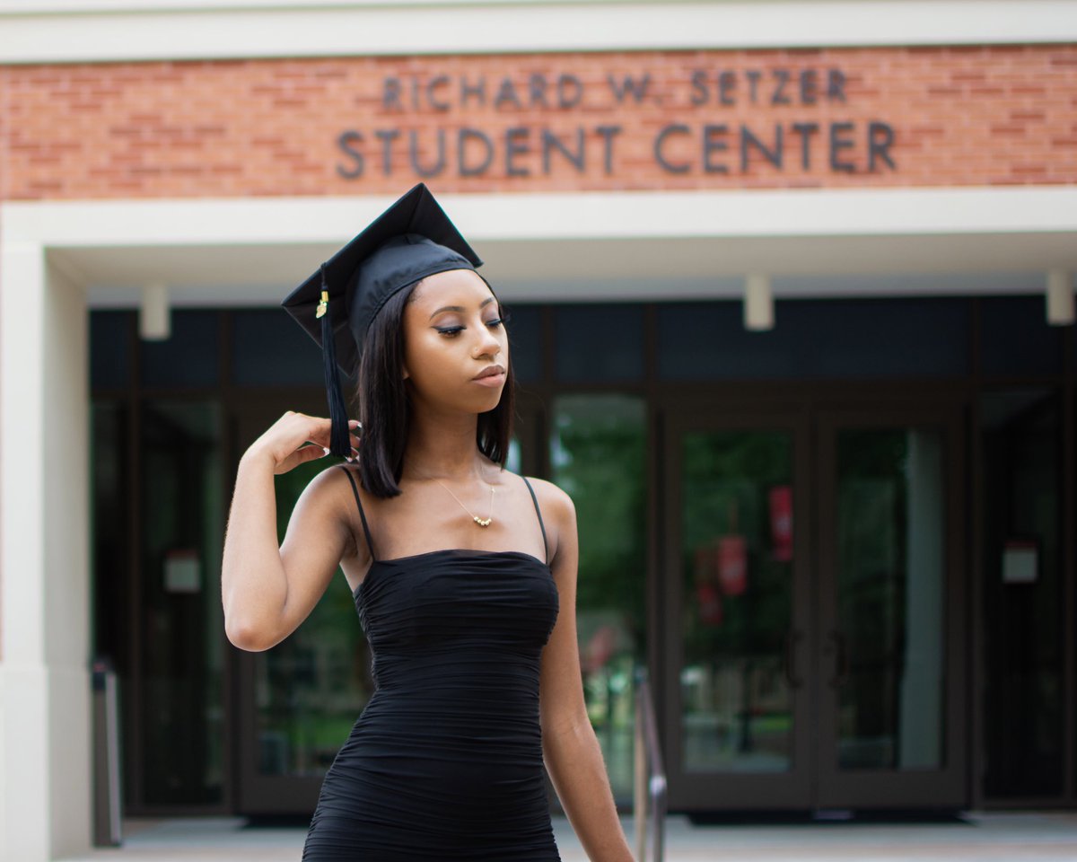 medflixszn's tweet photo. Opened my lens on the beautiful Miss Kennedy! Congratulations again on graduating yesterday!!!
#MedronVision 📸
#LamarUniversity #LUBlackAlumni #BlackAtAPWI https://t.co/VhkCQtOp1c