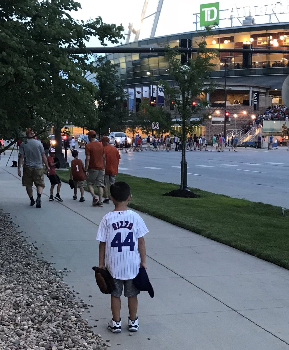 APollizze's tweet photo. @ARizzo44 It’s our son’s 8th birthday tomorrow and you’re his favorite player of all time. His name is also Anthony and it would make his day if you could send him a bday shout out. BTW-he loved the dance tonight after your homer. https://t.co/ZivZBwwtMz