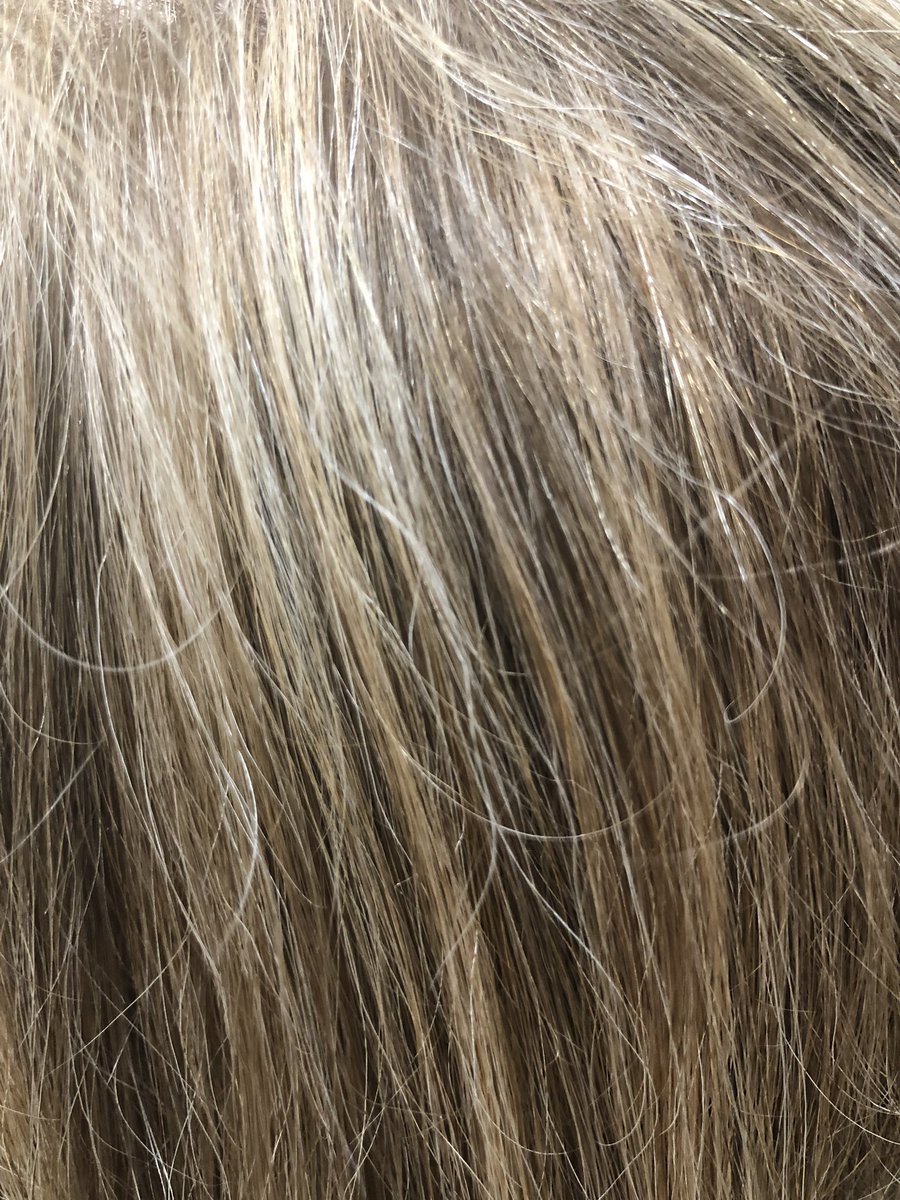 LLHDINC's tweet photo. Great hair day! https://t.co/QT4VBbeZzJ https://t.co/TwNuDqxN06