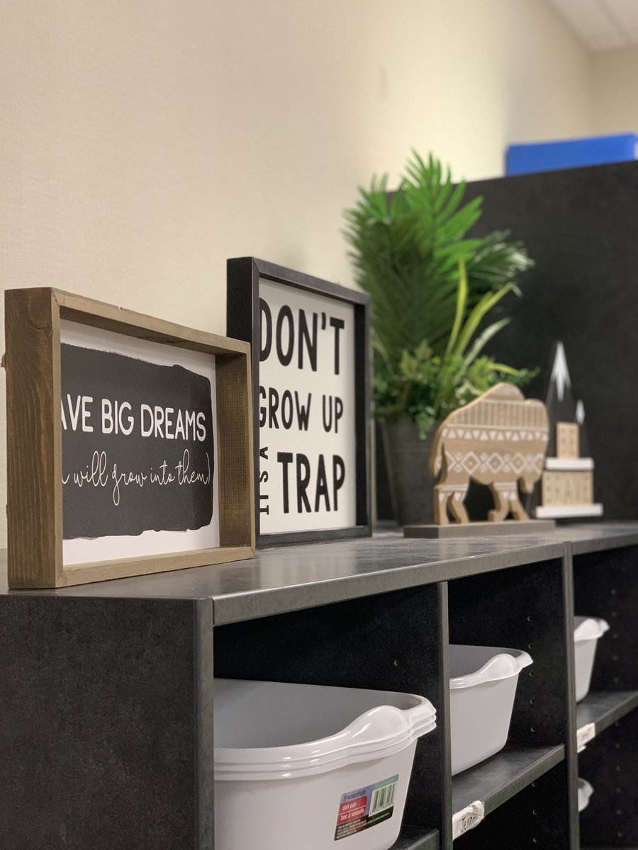 TopDogTeaching's tweet photo. Classroom SNEAK PEEK! 👀 #Ntoy19 #3rdgrade #flexEDbook #gimmealltheplants https://t.co/f6jSmCyTai