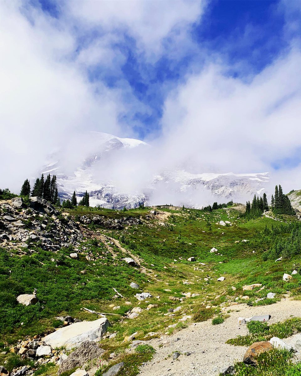 JHuertaK5's tweet photo. Camp Muir. @KING5Seattle #k5explore #wa #pnw #rainer @TedLandK5 @srobertsontv @DustinGagneK5 https://t.co/cpBD1Z2GZj