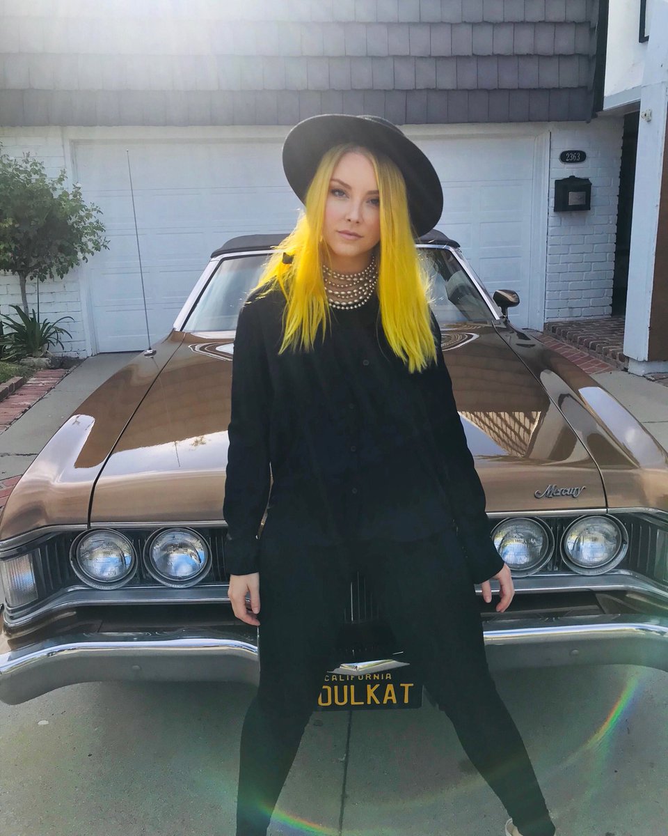 iammaedeline's tweet photo. Feeling like a Coul Kat today 🐈 #likeananimal #animal #xr7cougar #vintageauto #musclecar #badasscar #351cleveland #mercurycougar #mercuryconvertible https://t.co/HypBiqlN3M