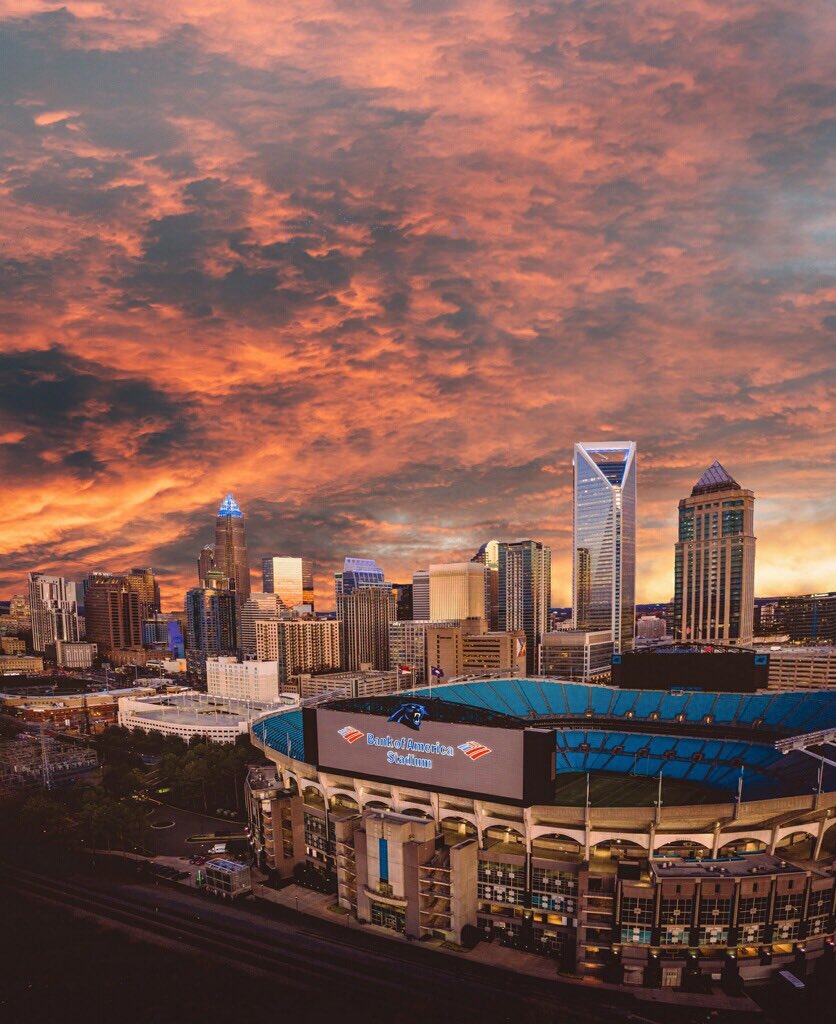DianeSplit's tweet image. @Panthers DONE!
#backgroundpicture #charlotte #ilovemycity #panthers