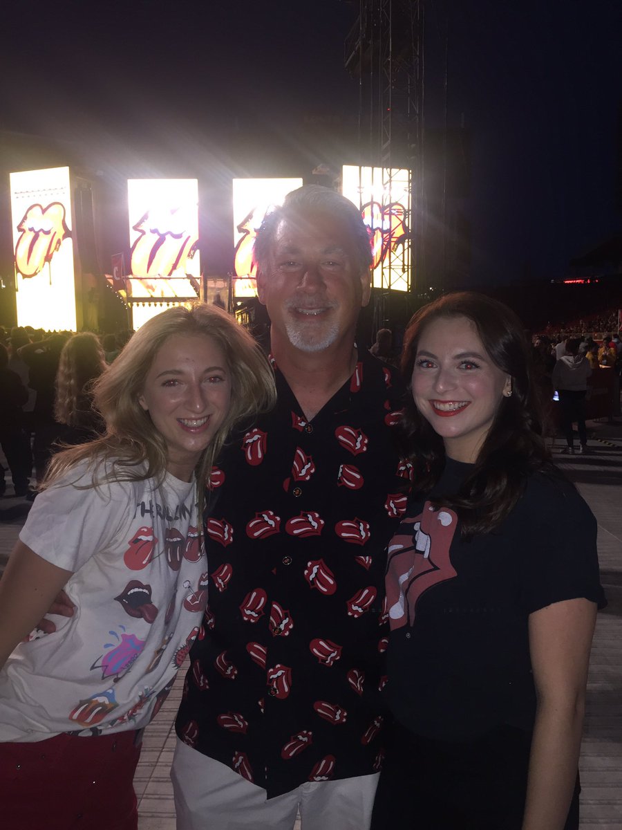 sportspageOR's tweet photo. So glad I could get my girls in from NYC for one night to join Lynn and I #Stonesnofilter #rollingstones #levisstadium #BucketList PLEASED TO MEET YOU WONT YOU GUESS MY NAME https://t.co/4sfehwtKLK
