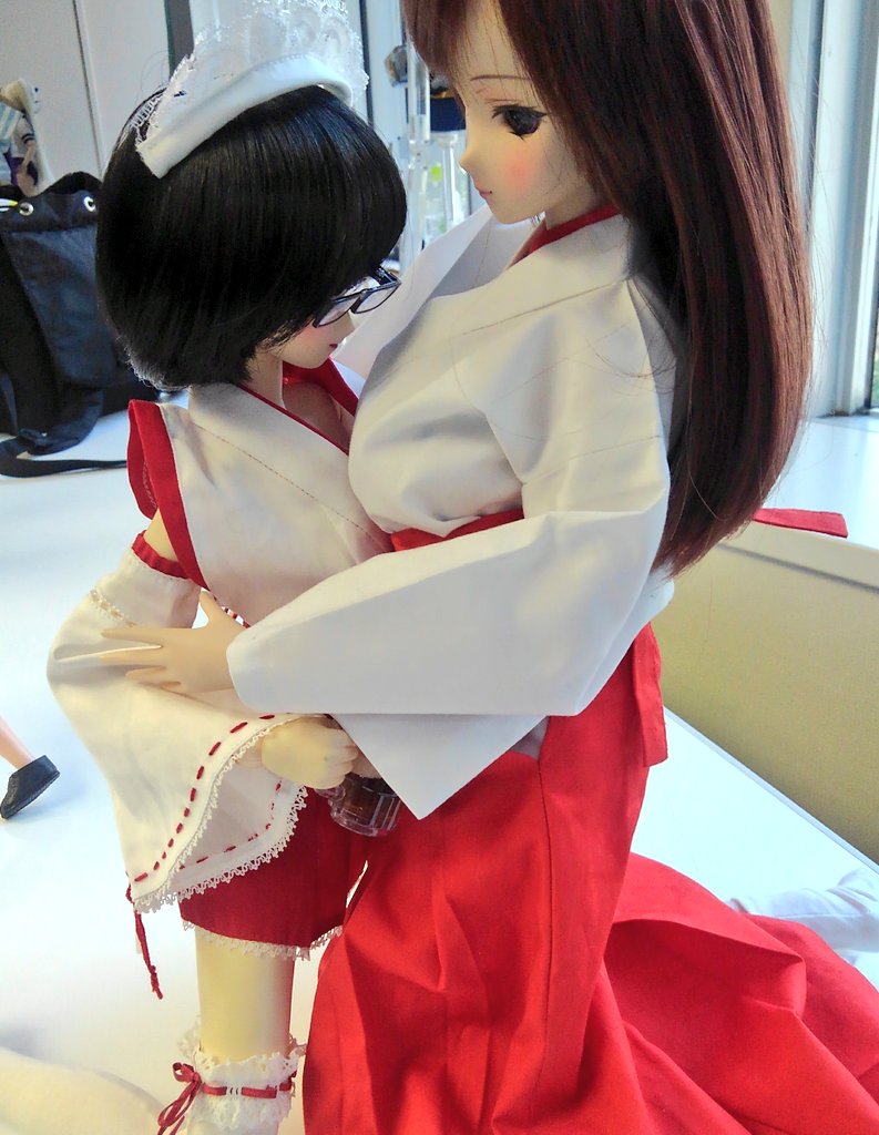 bakenyan21's tweet photo. ドールオフ会in大阪、Doll Foresta
にて。なんと、うらやまケシカラン!!(裏声)
ちなみに眼鏡っ娘はこの角度が好きです!
#DOF06
#よその子かわいい https://t.co/0lpez0zwTs