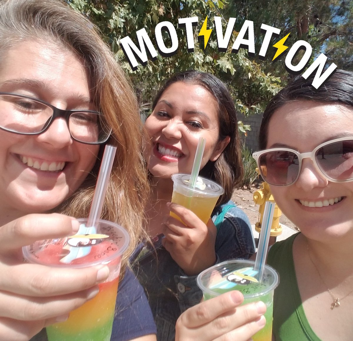 MaestraJara's tweet photo. @BosLangAcademy @CajonValleyUSD We were #hydrated and #motivated at #CVconference this year! Thank you so much #cajonvalleyusd and @BeachinBoba for the yummy drinks! #youbelongCV #lobosunidos #trainingflow #bobaforthebabes https://t.co/AbnB2idINU
